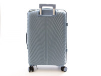 Чемодан пластиковый