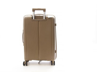 Чемодан пластиковый